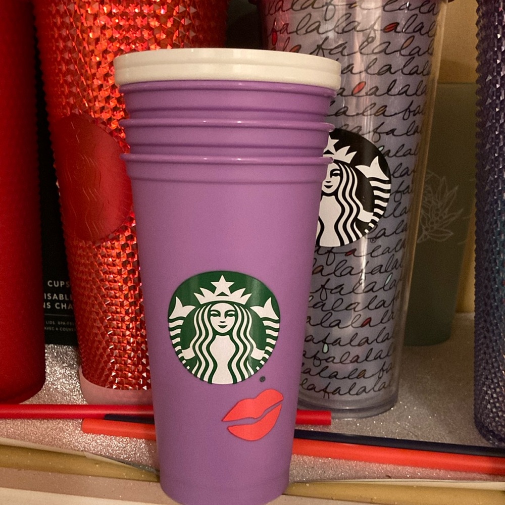 Starbucks valentines lips color change cups